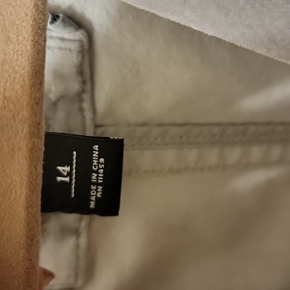 white and black brand gray ruffled jacket stunning 😍 size 14 - Picture 6 of 11